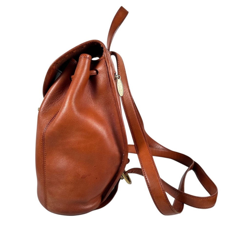 COACH VINTAGE Large Turn-lock Glove Tanned Leather Backpack in British Tan - Picture 9 of 16